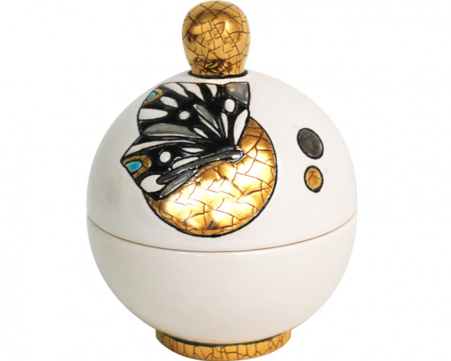 Mrs Butterfly - Box Ball